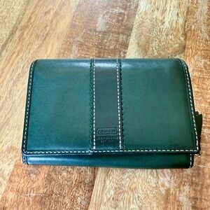 Vintage Coach wallet forest green Y2K Hamptons